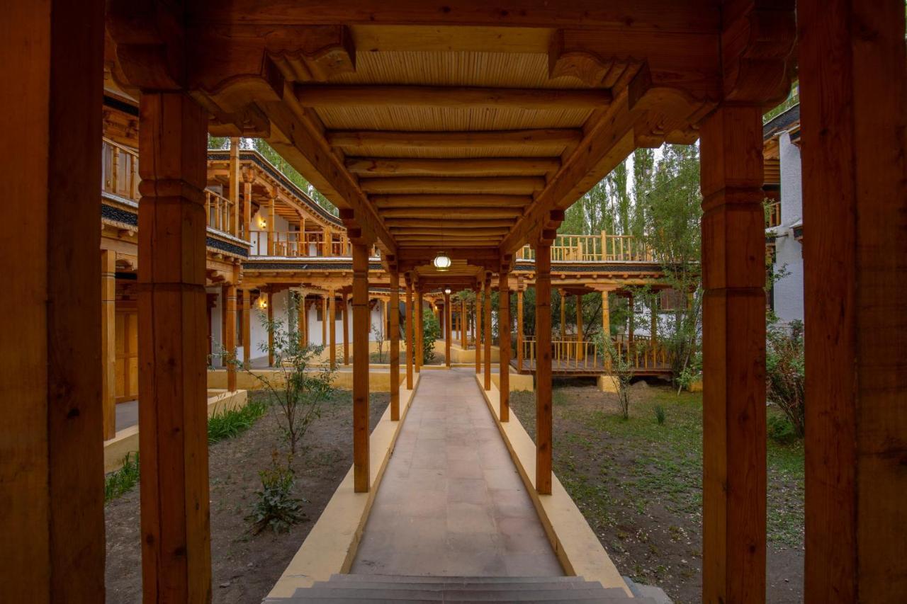 Lha-Ri-Sa Resort Leh Buitenkant foto